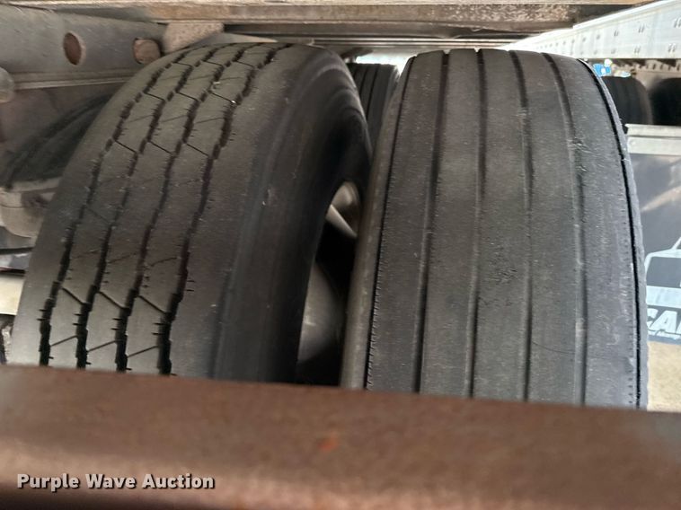 image for item EJ3742 2014 Vanguard VXP 57' dry van trailer