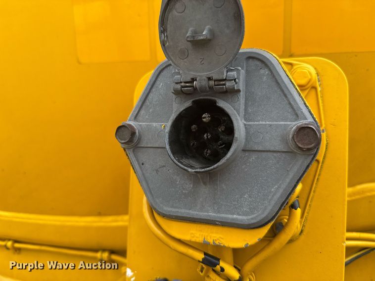 image for item EJ4766 2008 Beall BAST-97-3-DC tank trailer