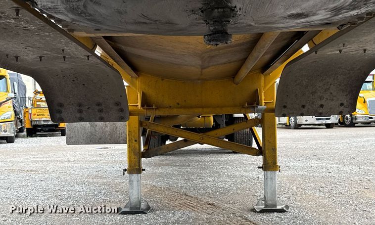 image for item EJ4766 2008 Beall BAST-97-3-DC tank trailer