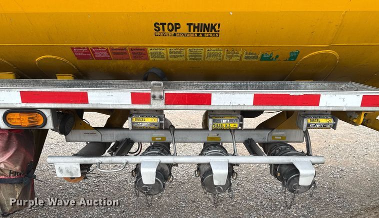 image for item EJ4766 2008 Beall BAST-97-3-DC tank trailer