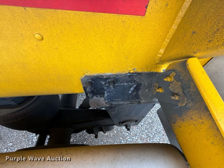 image for item EJ4766 2008 Beall BAST-97-3-DC tank trailer