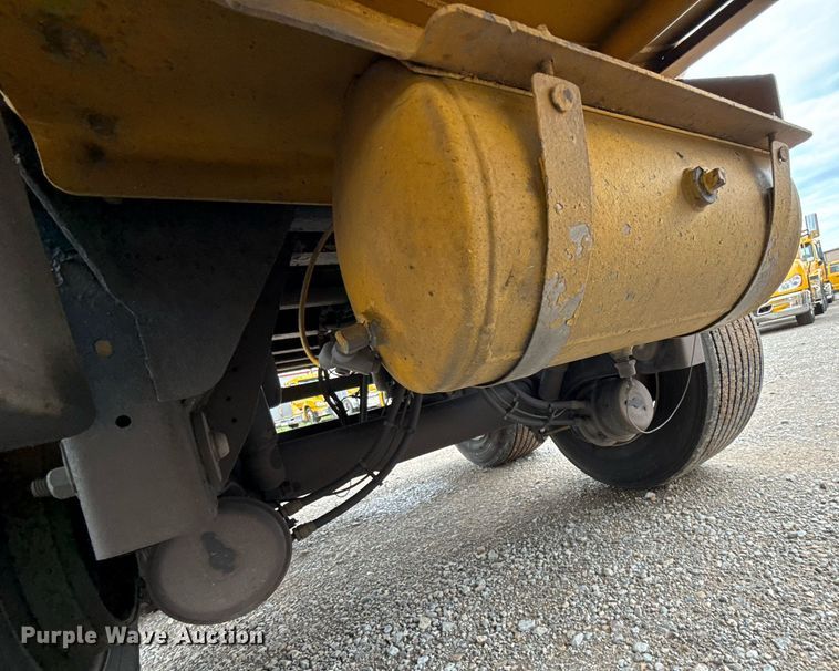 image for item EJ4766 2008 Beall BAST-97-3-DC tank trailer