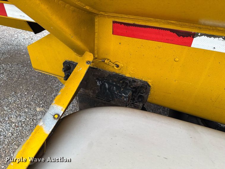 image for item EJ4766 2008 Beall BAST-97-3-DC tank trailer