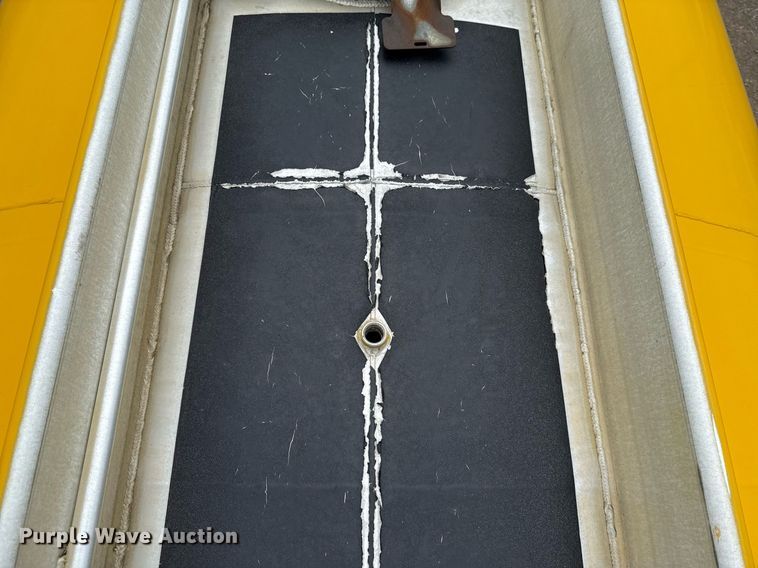 image for item EJ4766 2008 Beall BAST-97-3-DC tank trailer