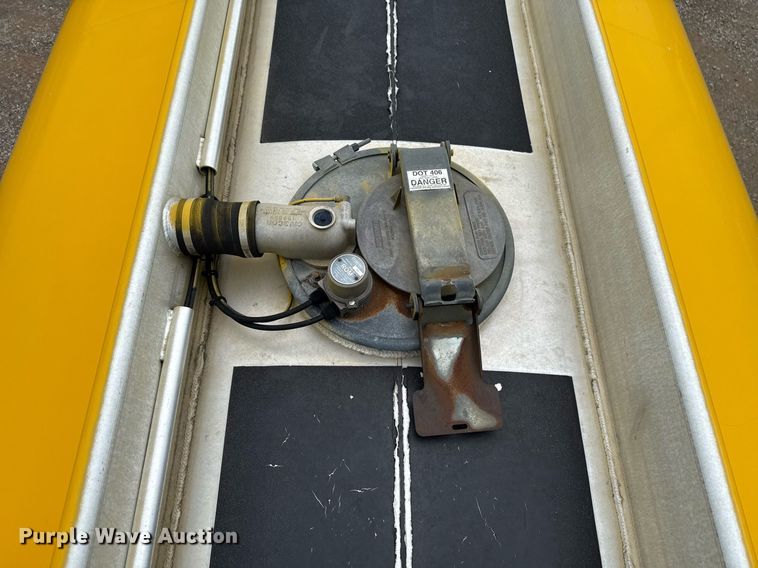 image for item EJ4766 2008 Beall BAST-97-3-DC tank trailer