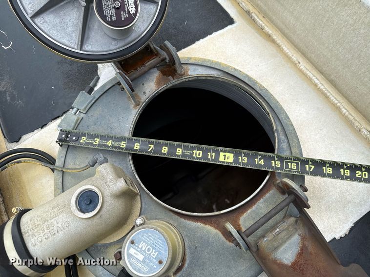 image for item EJ4766 2008 Beall BAST-97-3-DC tank trailer