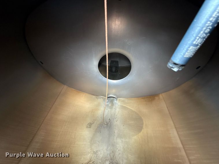 image for item EJ4766 2008 Beall BAST-97-3-DC tank trailer