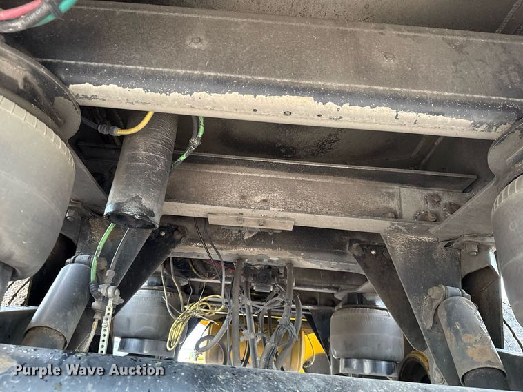 image for item EJ4766 2008 Beall BAST-97-3-DC tank trailer