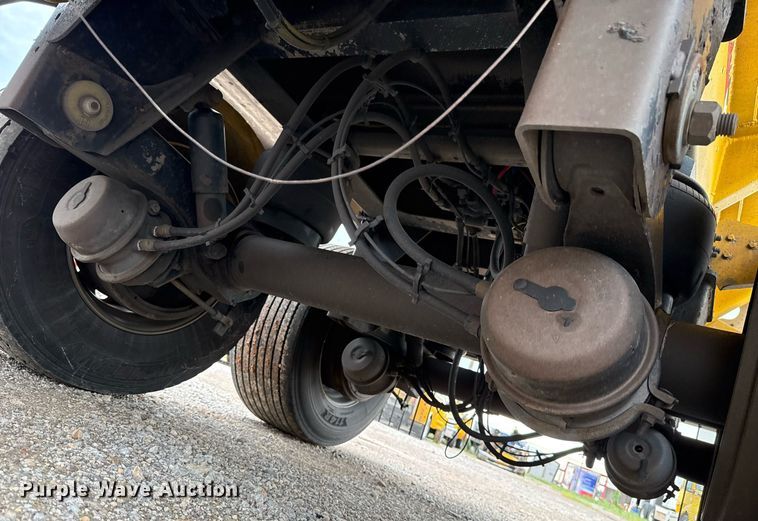 image for item EJ4766 2008 Beall BAST-97-3-DC tank trailer