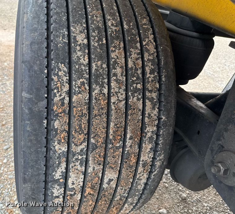 image for item EJ4766 2008 Beall BAST-97-3-DC tank trailer