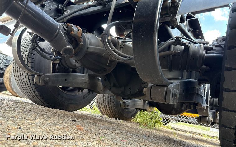 image for item EJ4824 2022 Kenworth T680 semi truck