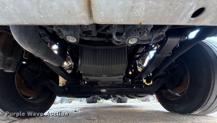 image for item EJ4824 2022 Kenworth T680 semi truck