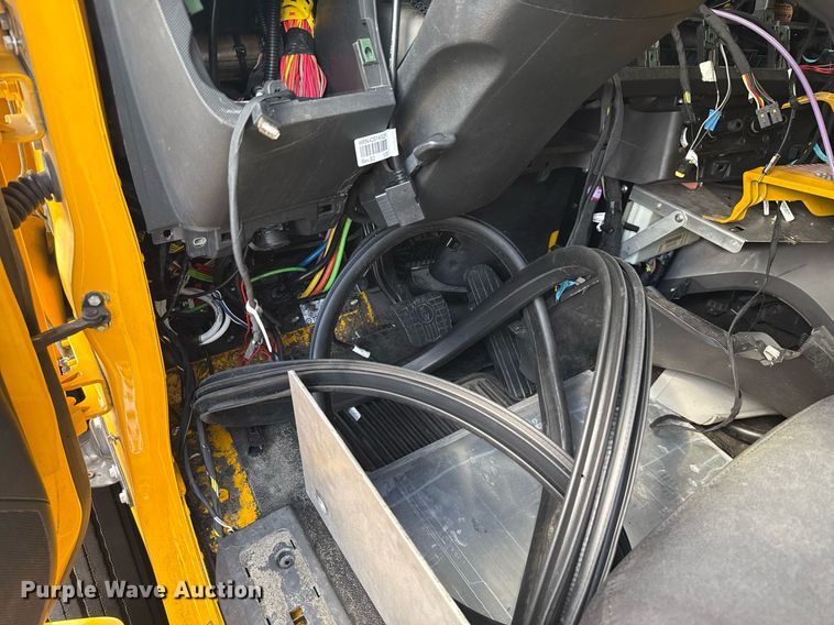 image for item EJ4824 2022 Kenworth T680 semi truck