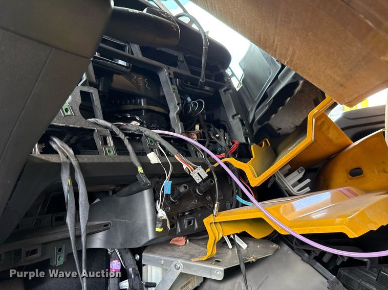 image for item EJ4824 2022 Kenworth T680 semi truck