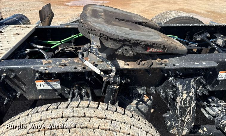 image for item EJ4825 2021 Freightliner Cascadia 126 semi truck