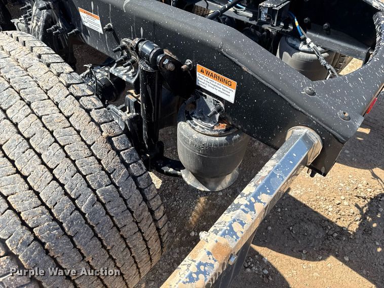 image for item EJ4825 2021 Freightliner Cascadia 126 semi truck