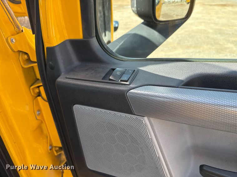 image for item EJ4825 2021 Freightliner Cascadia 126 semi truck