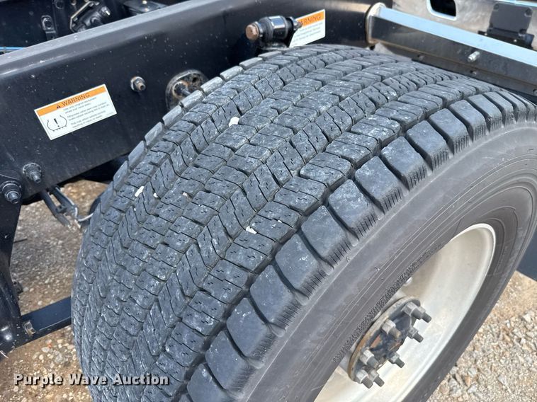 image for item EJ4825 2021 Freightliner Cascadia 126 semi truck