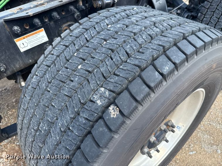 image for item EJ4825 2021 Freightliner Cascadia 126 semi truck