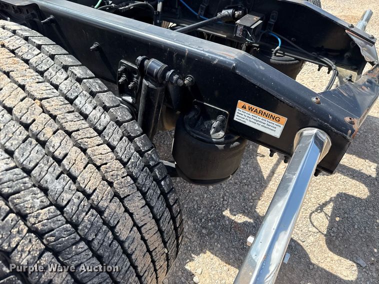 image for item EJ4826 2017 Freightliner Cascadia 125 semi truck