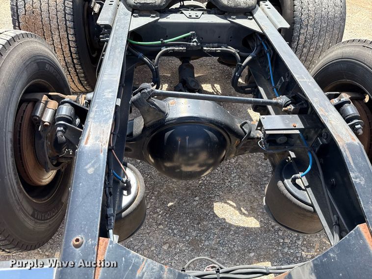 image for item EJ4826 2017 Freightliner Cascadia 125 semi truck