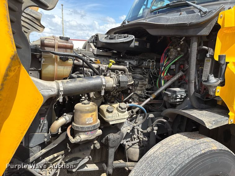 image for item EJ4826 2017 Freightliner Cascadia 125 semi truck