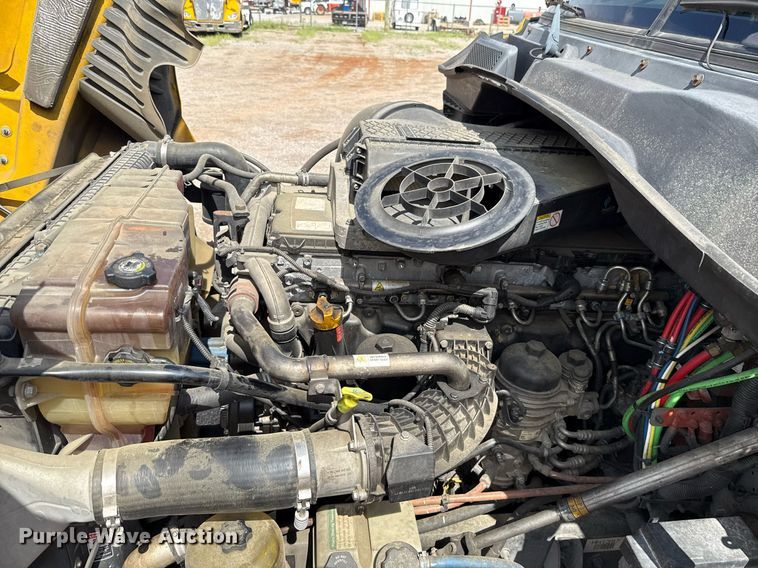 image for item EJ4826 2017 Freightliner Cascadia 125 semi truck