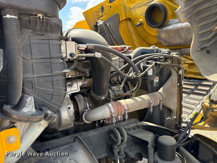 image for item EJ4826 2017 Freightliner Cascadia 125 semi truck