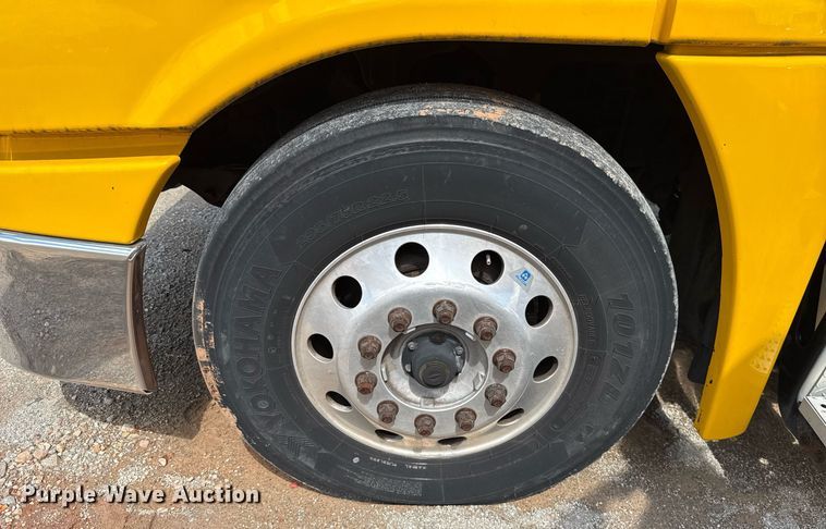 image for item EJ4826 2017 Freightliner Cascadia 125 semi truck