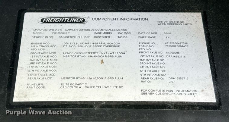 image for item EJ4826 2017 Freightliner Cascadia 125 semi truck