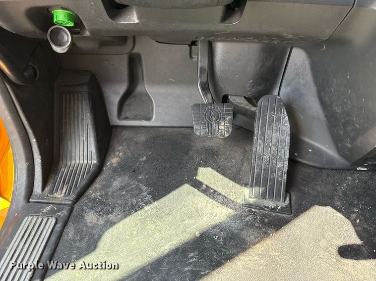 image for item EJ4827 2022 Kenworth T680 semi truck