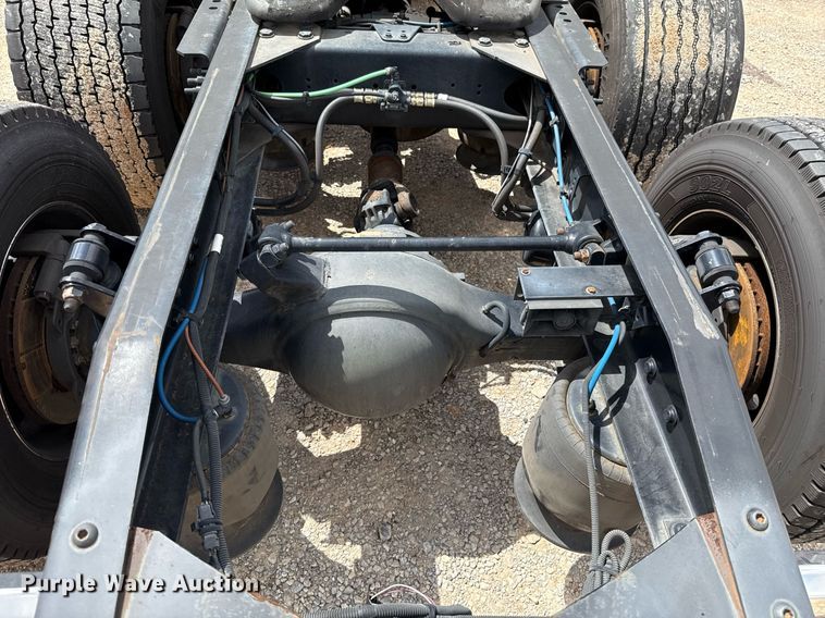 image for item EJ4828 2018 Freightliner Cascadia 125 semi truck