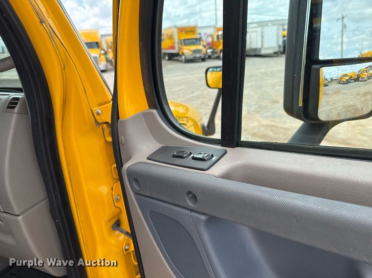 image for item EJ4828 2018 Freightliner Cascadia 125 semi truck