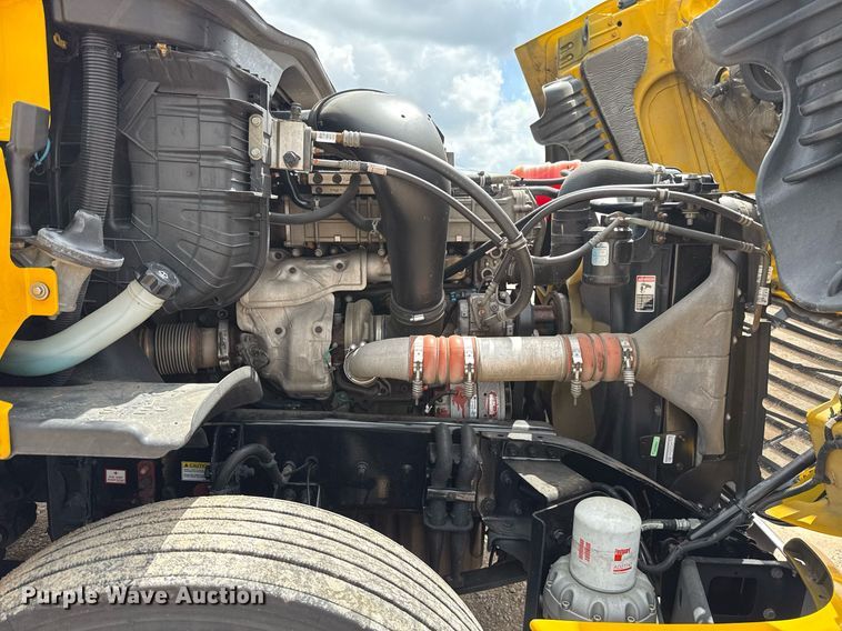 image for item EJ4828 2018 Freightliner Cascadia 125 semi truck