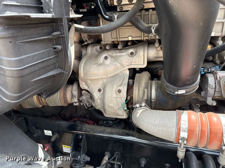 image for item EJ4828 2018 Freightliner Cascadia 125 semi truck