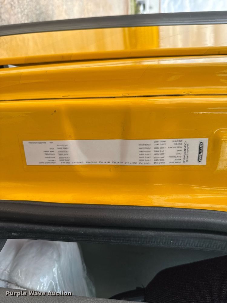 image for item EJ4828 2018 Freightliner Cascadia 125 semi truck