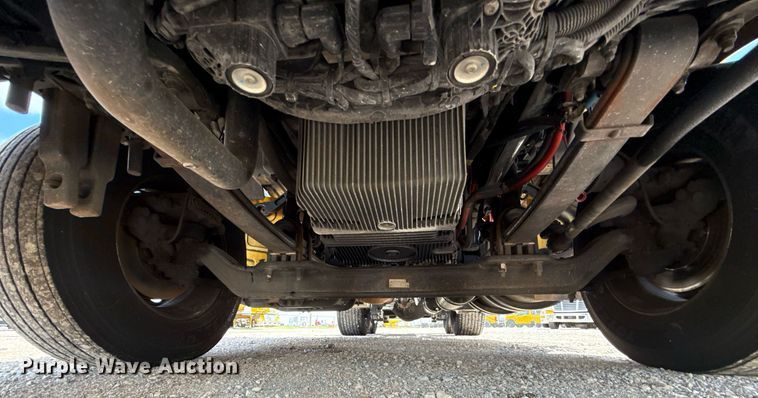 image for item EJ4829 2021 Kenworth T680 semi truck