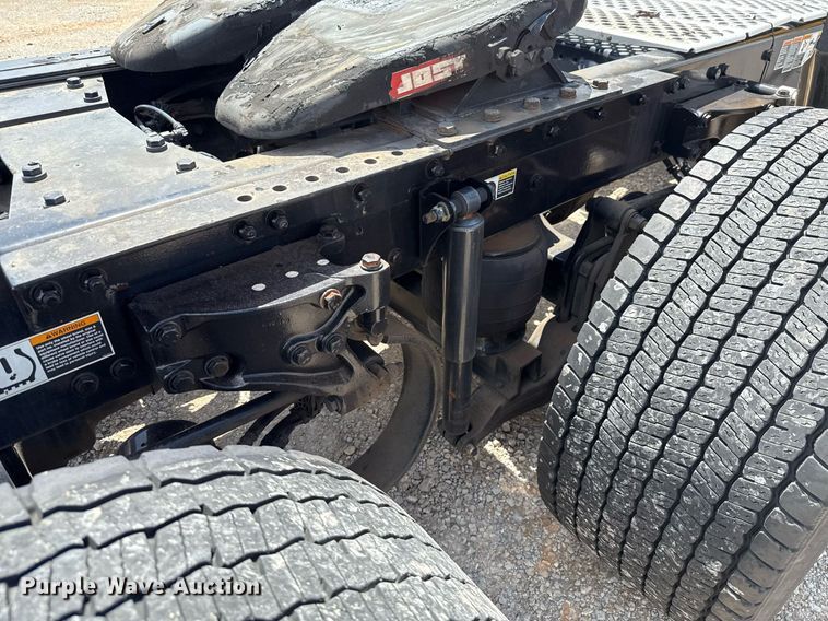 image for item EJ4829 2021 Kenworth T680 semi truck