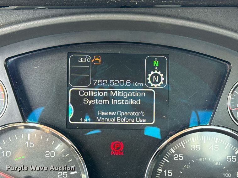 image for item EJ4829 2021 Kenworth T680 semi truck