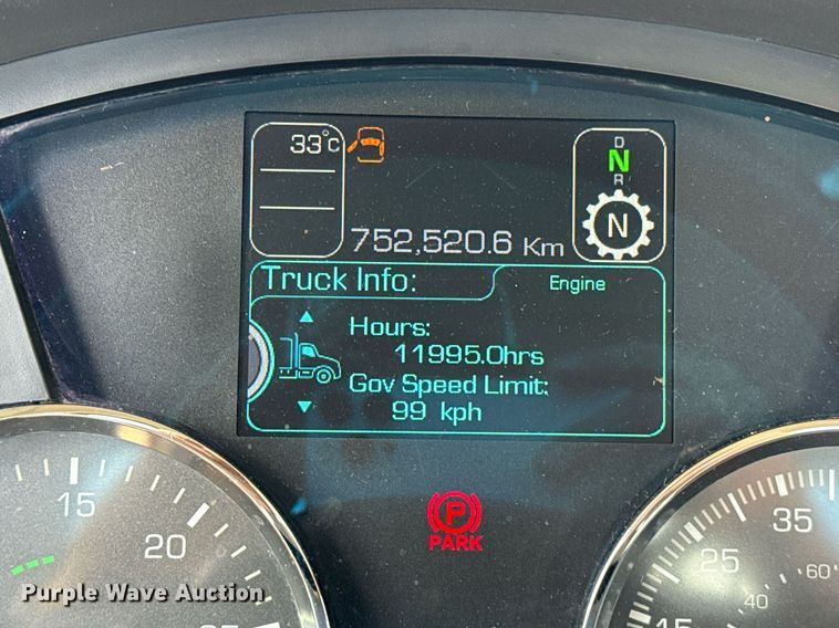 image for item EJ4829 2021 Kenworth T680 semi truck