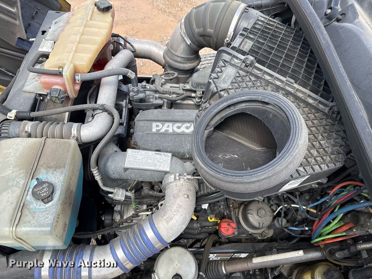 image for item EJ4829 2021 Kenworth T680 semi truck