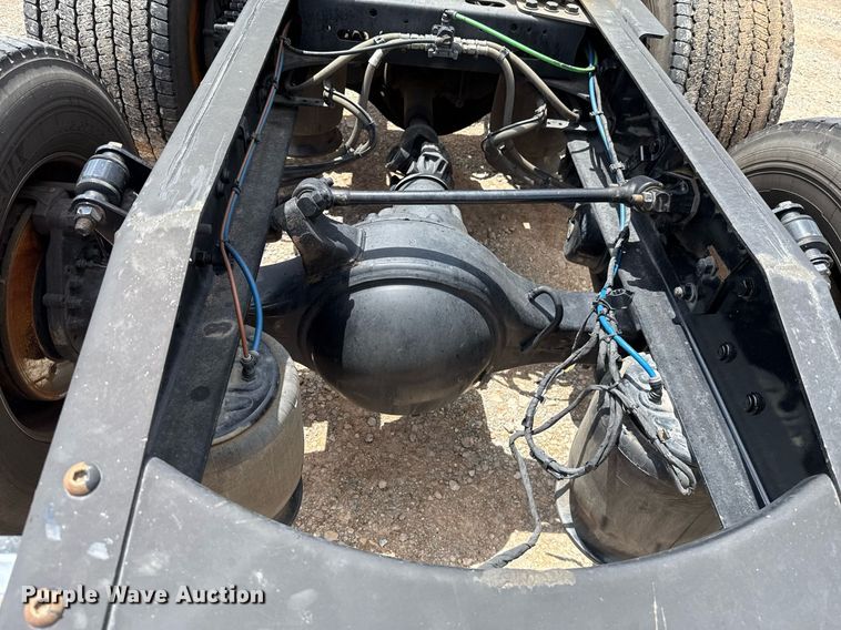 image for item EJ4830 2021 Freightliner Cascadia 126 semi truck