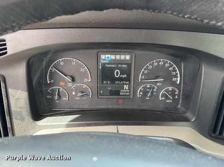 image for item EJ4830 2021 Freightliner Cascadia 126 semi truck