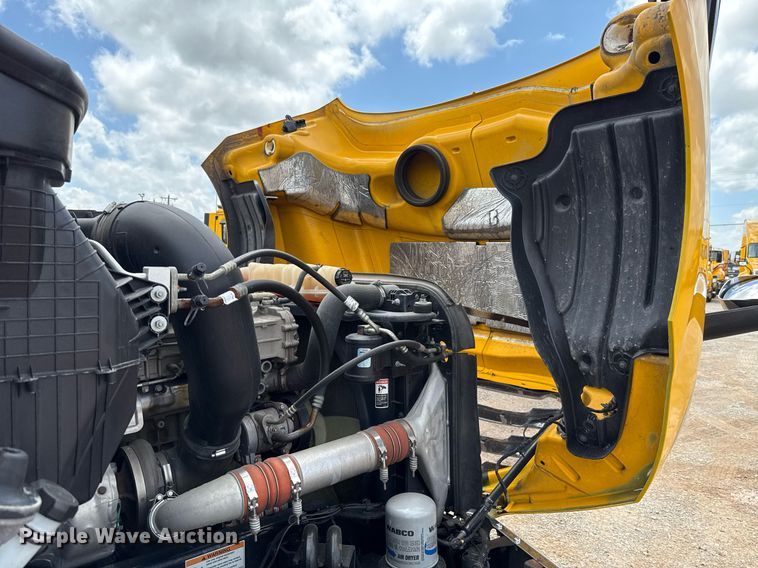 image for item EJ4830 2021 Freightliner Cascadia 126 semi truck