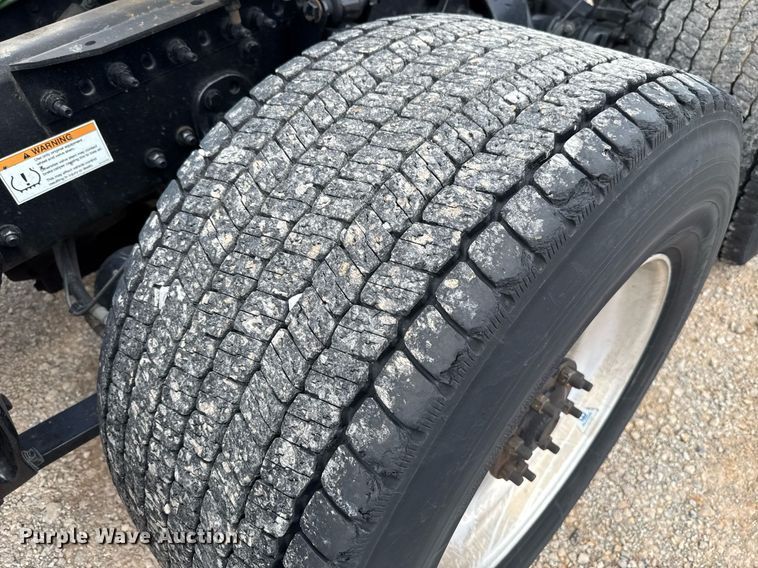 image for item EJ4830 2021 Freightliner Cascadia 126 semi truck