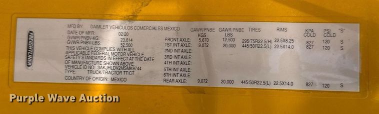 image for item EJ4830 2021 Freightliner Cascadia 126 semi truck