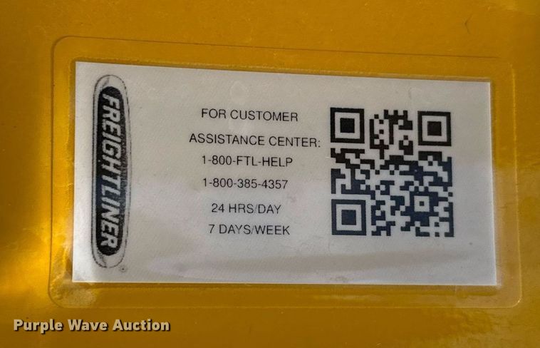 image for item EJ4830 2021 Freightliner Cascadia 126 semi truck