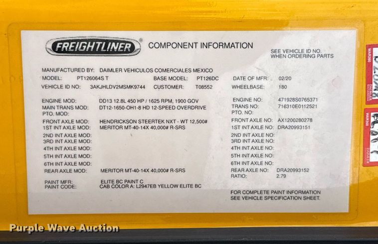 image for item EJ4830 2021 Freightliner Cascadia 126 semi truck