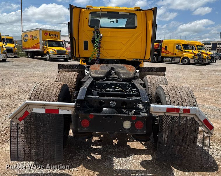 image for item EJ4831 2021 International LT625  semi truck