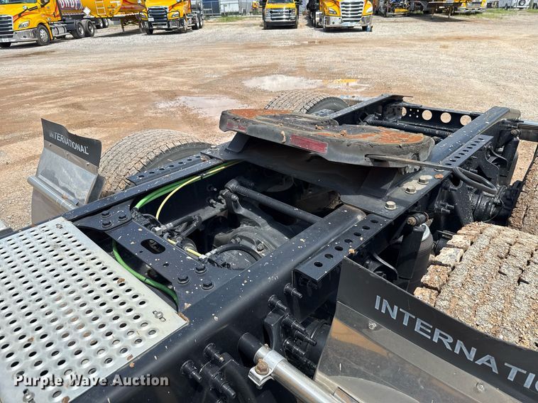 image for item EJ4831 2021 International LT625  semi truck